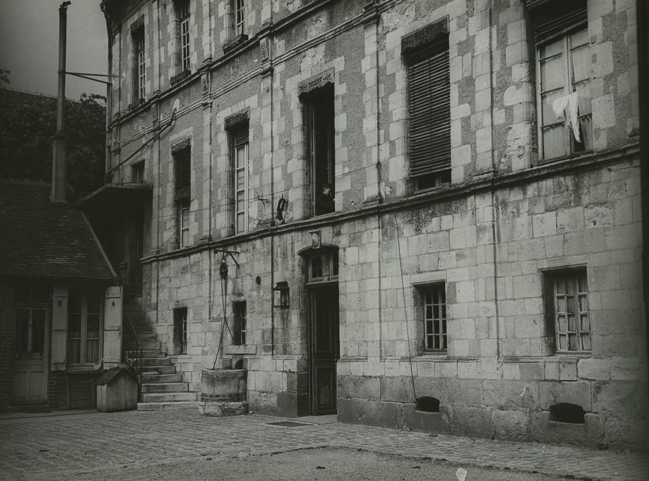 Hôtel de Vaudricourt : Façade ouest, vue partielle