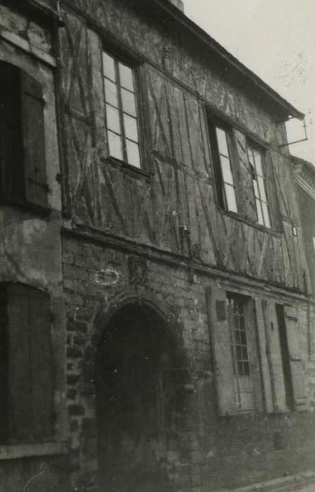 Maison : Façade sur rue, vue générale