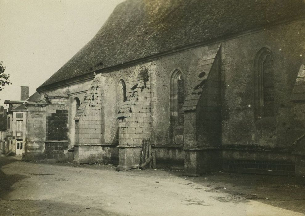 Eglise Saint-Symphorien : Façade latérale nord, vue partielle