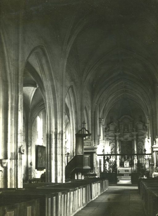 Eglise Saint-Symphorien : Nef, vue générale