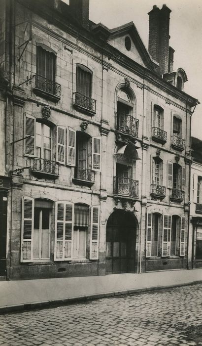 Maison dite des Sept-Têtes : Façade sur rue, vue générale