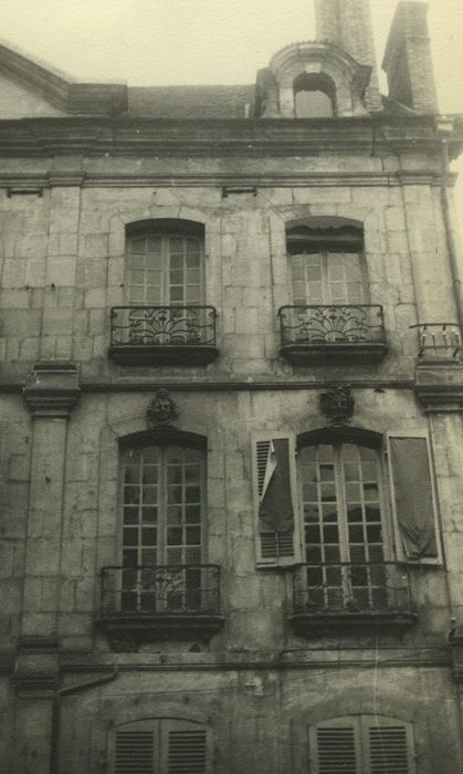 Maison dite des Sept-Têtes : Façade sur rue, vue partielle