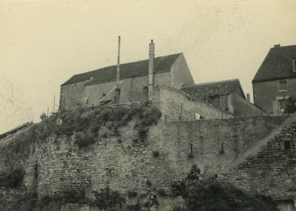 Eglise Saint-Etienne (ancienne) : Vue partielle de l’église, façade latérale sud