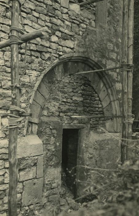 Maison : Porte d’accès sur rue, vue générale