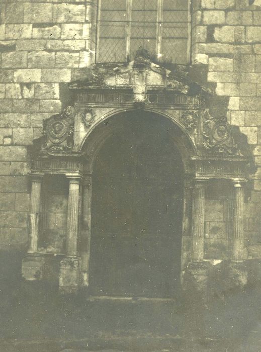 Eglise Saint-Jean-Baptiste : Portail occidental, vue générale