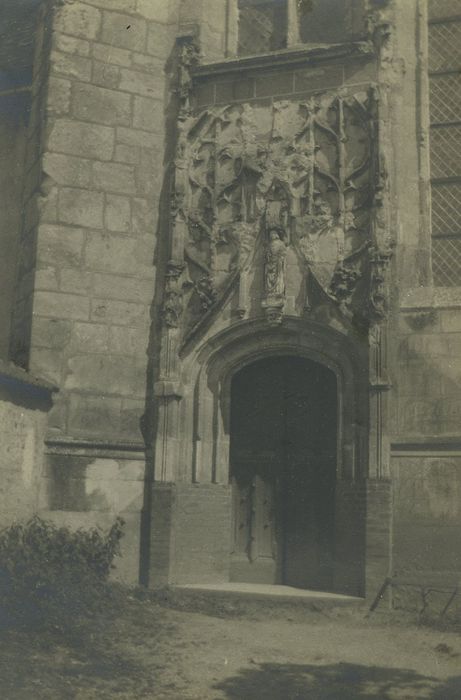 Eglise Saint-Jean-Baptiste : Portail d’accès sud, vue générale