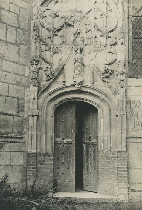 Eglise Saint-Jean-Baptiste : Portail d’accès sud, vue générale