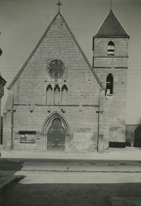 Eglise paroissiale : Façade occidentale, vue générale