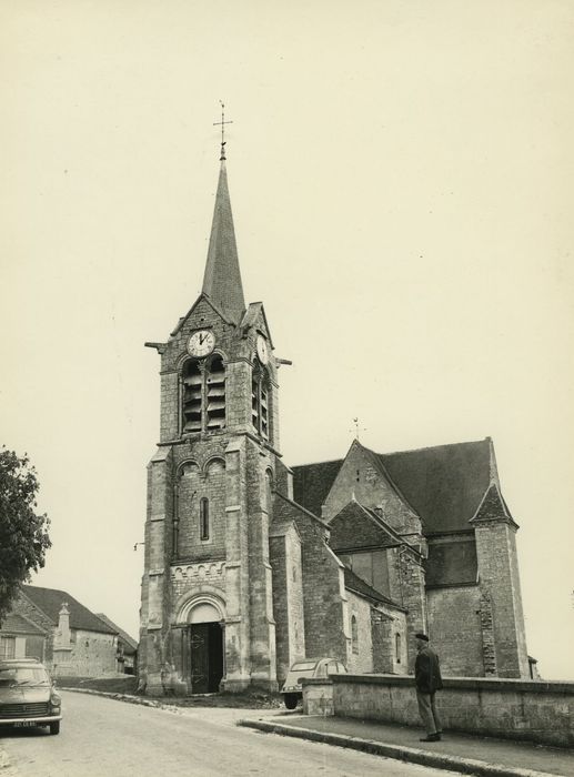 Eglise paroissiale : Façade occidentale, vue générale