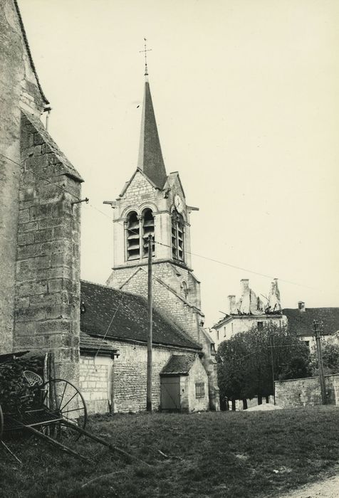 Eglise paroissiale : Clocher, élévation est, vue générale