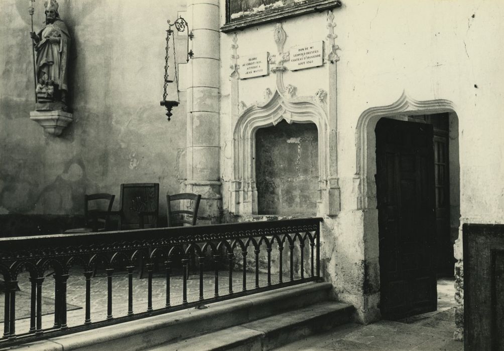 Eglise paroissiale : Choeur, vue générale de la piscine