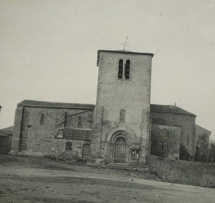 Eglise Saint-Martin : Façade latérale sud, vue générale