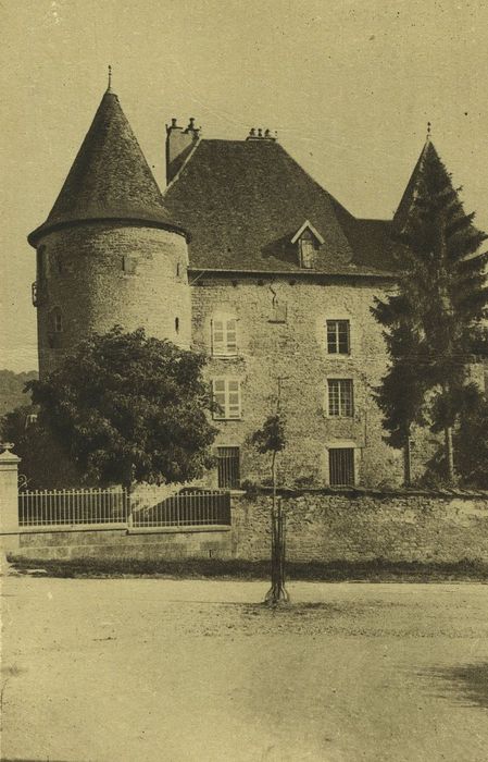 Château Pécaud et Tour Velfaux : Façade nord-ouest, vue générale