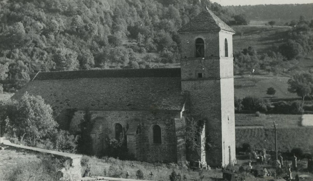 Eglise Saint-Jean-Baptiste : Façade latérale nord, vue générale