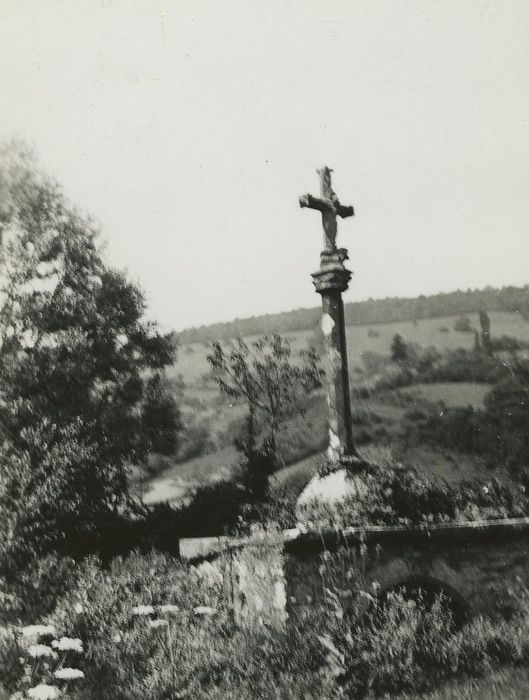 Croix monumentale, vue générale