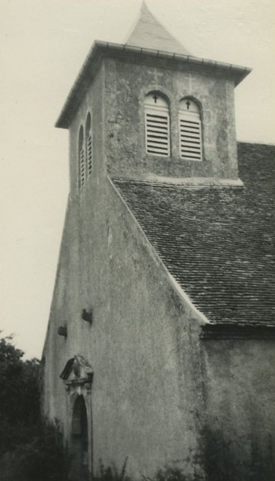 Eglise prieurale de Saint-Vivant : Façade occidentale, vue générale