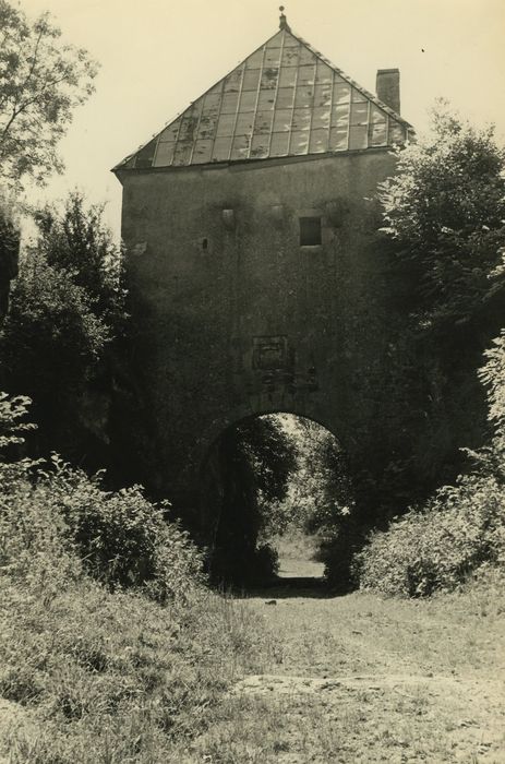 Demeure de maître de forges : Porterie, façade nord, vue générale