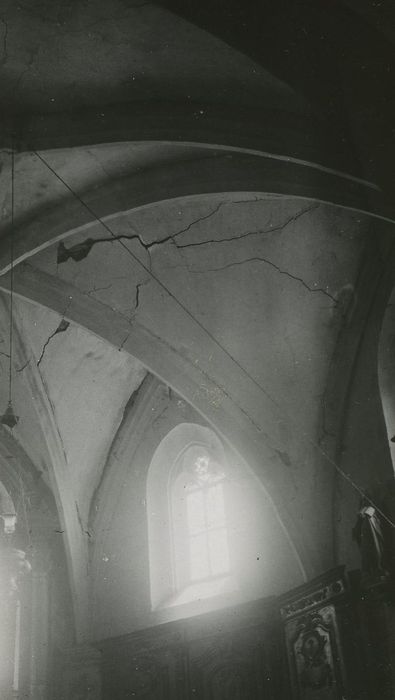 Eglise Saint-Martin : Choeur, vue partielle de la voûte