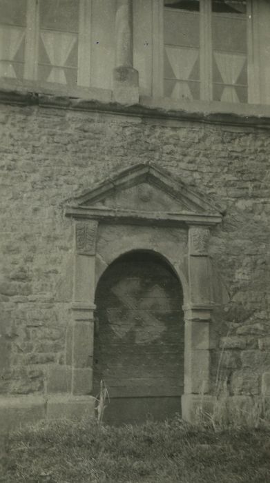 Maison dite des Templiers : Porte d’accès de la façade est, vue générale