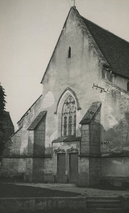 Eglise paroissiale : Façade nord-ouest, vue générale