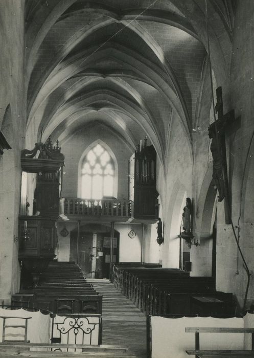 Eglise paroissiale : Nef, vue générale