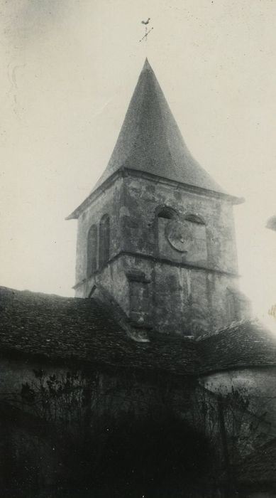 Eglise paroissiale : Clocher, élévation nord, vue générale