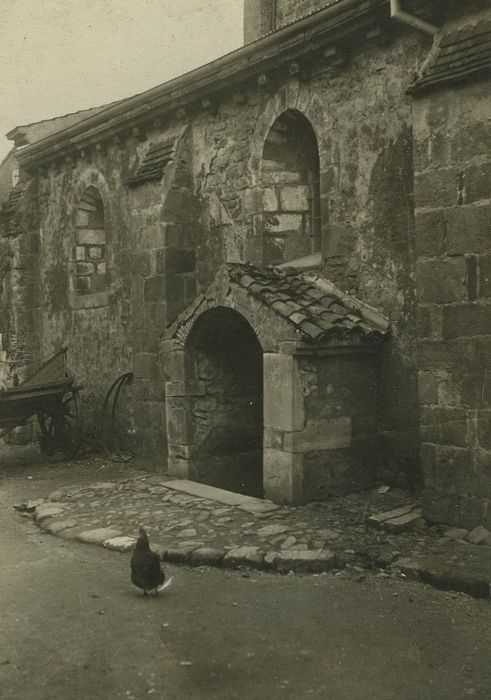 Eglise paroissiale : Façade latérale sud, vue partielle