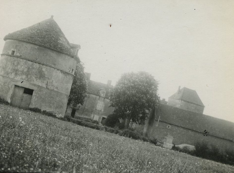 Manoir de Sermaisey : Pigeonnier, vue générale