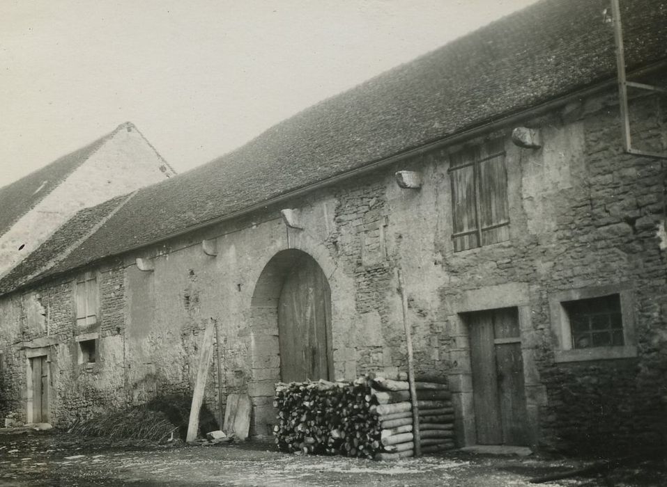 Manoir de Sermaisey : Communs, façade nord, vue générale