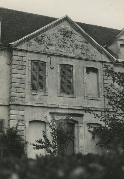 Hôtel-Dieu : Façade ouest, vue partielle