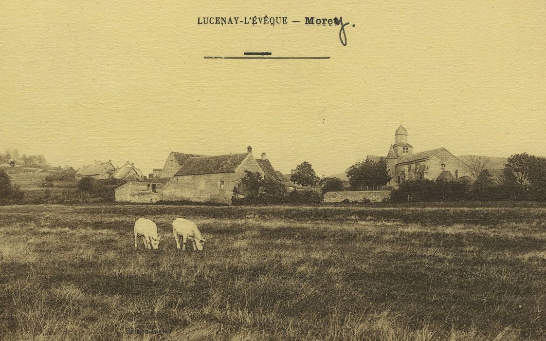 Eglise de Morey (ancienne) : Vue générale de l’église dans son environnement depuis l’Est