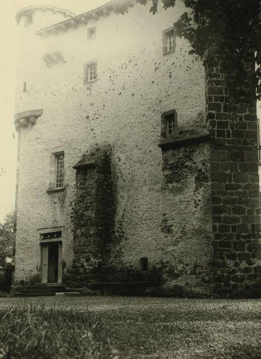 Château de Volhac : Façade ouest, vue générale