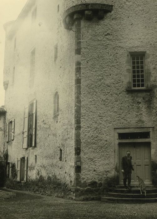 Château de Volhac : Façades sud et est, vue partielle