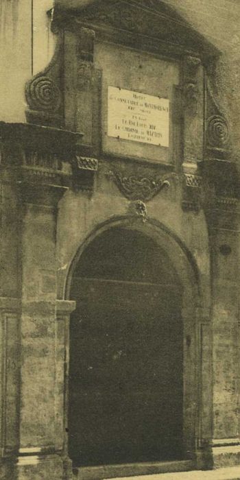 Hôtel du Connétable de Montmorency (ou Hôtel de Peyrat) : porte sur rue, vue générale