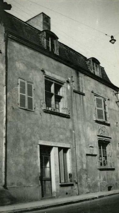 façade sur rue, vue générale