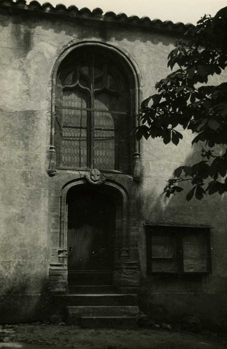 porte d’accès à la chapelle sud, vue générale