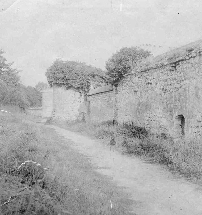 vue partielle de l’enceinte
