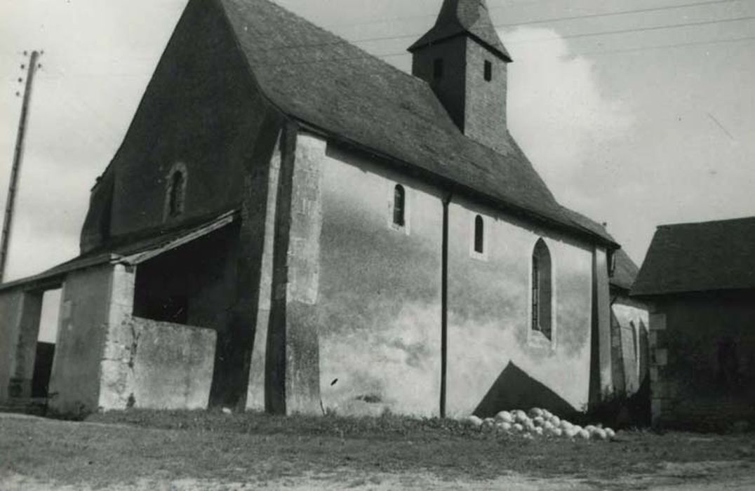 Eglise Saint-Eutrope et croix du cimetière