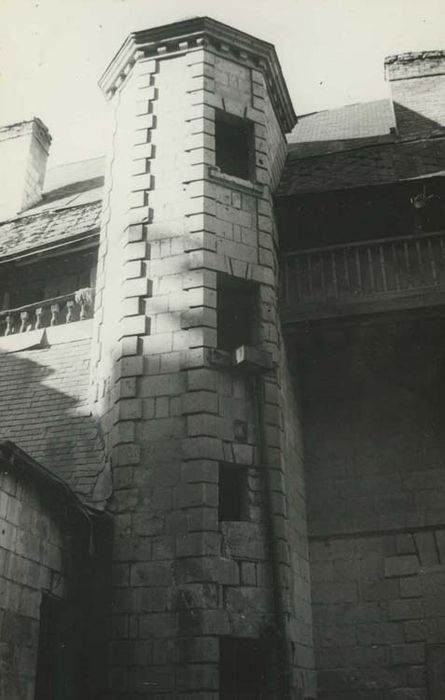 tourelle d’escalier sur la façade sud