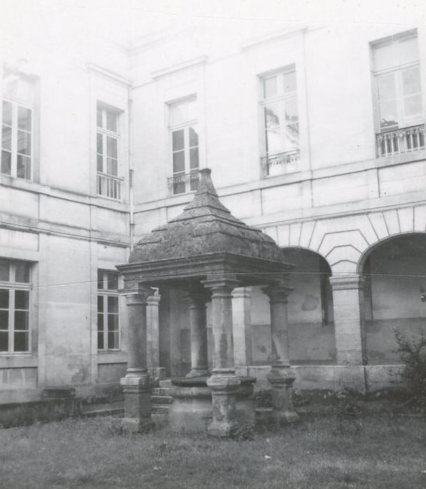 puits du cloître