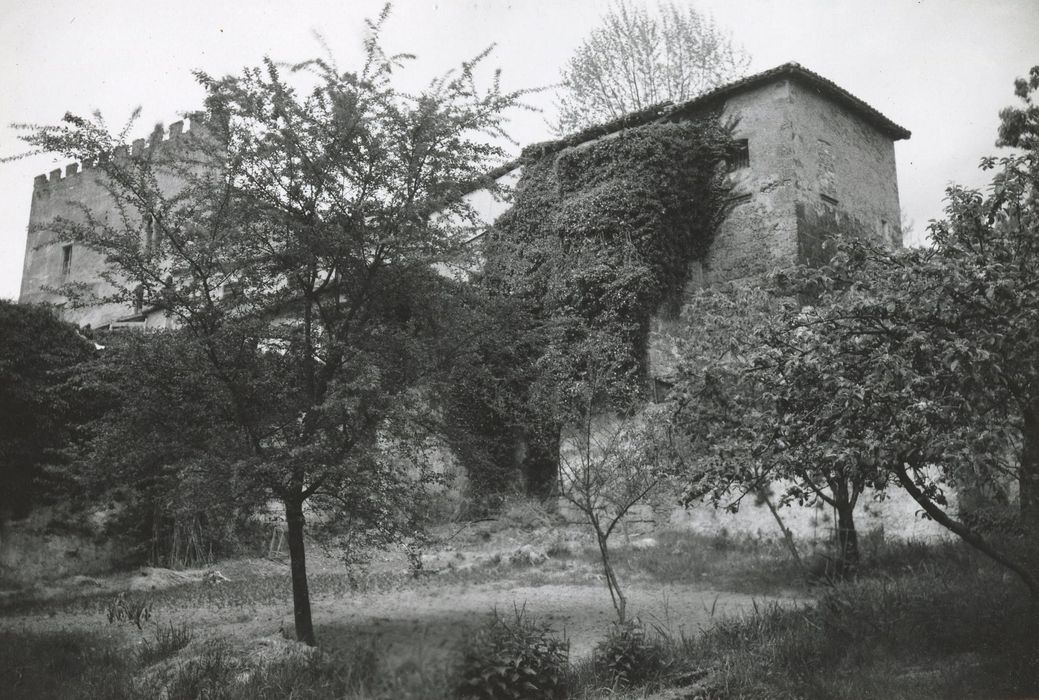 vue partielle des remparts