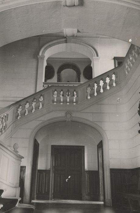 escalier monumental, vue partielle