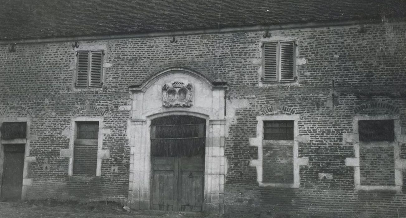 aile des communs sud, façade nord, vue partielle