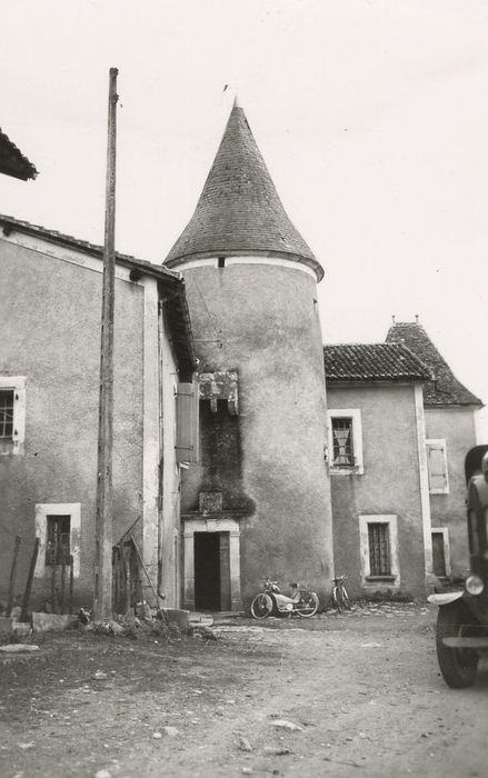 tour de la façade ouest