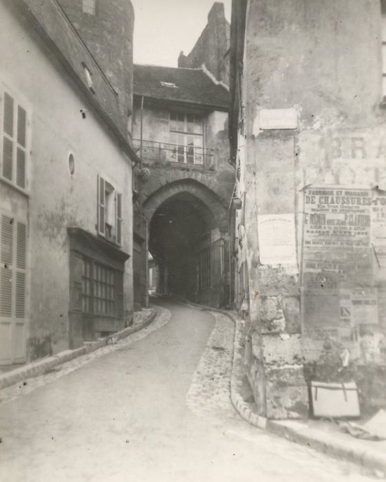 porte de ville ouest, vue partielle