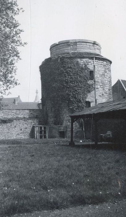 Ancien château des comtes de Hainaut dit "ancien arsenal"