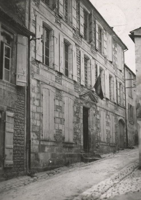 Façade sur la rue des Jacobins