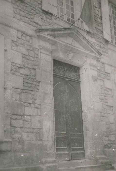 porte d’accès sur la rue des Jacobins