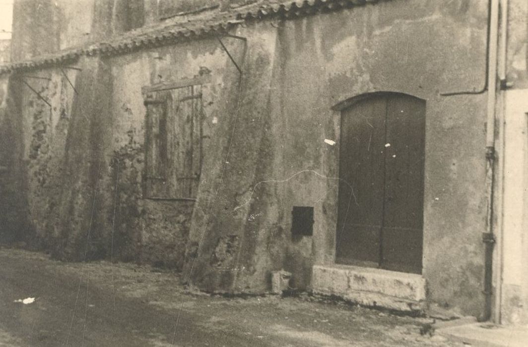 façade latérale, vue partielle