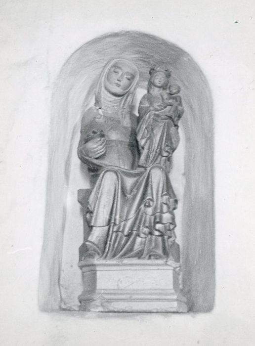 groupe sculpté : Sainte Anne et la Vierge à l’Enfant